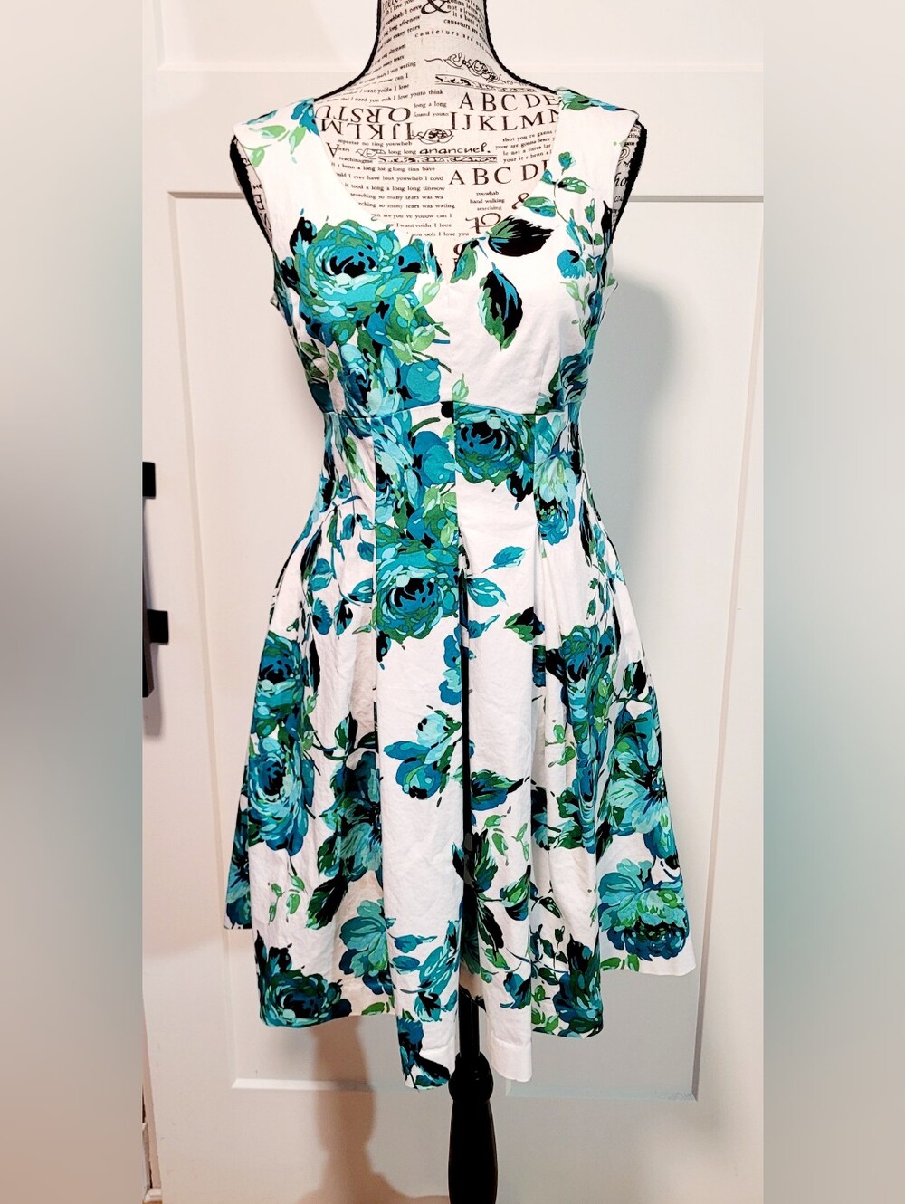Db Established 1962 Sleevles Dress Fit & Flare Sz 4 Blue Green Floral Wedding Db